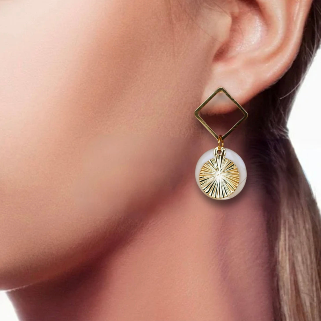 Boucles d'oreilles -Lila  Blanche Dorée