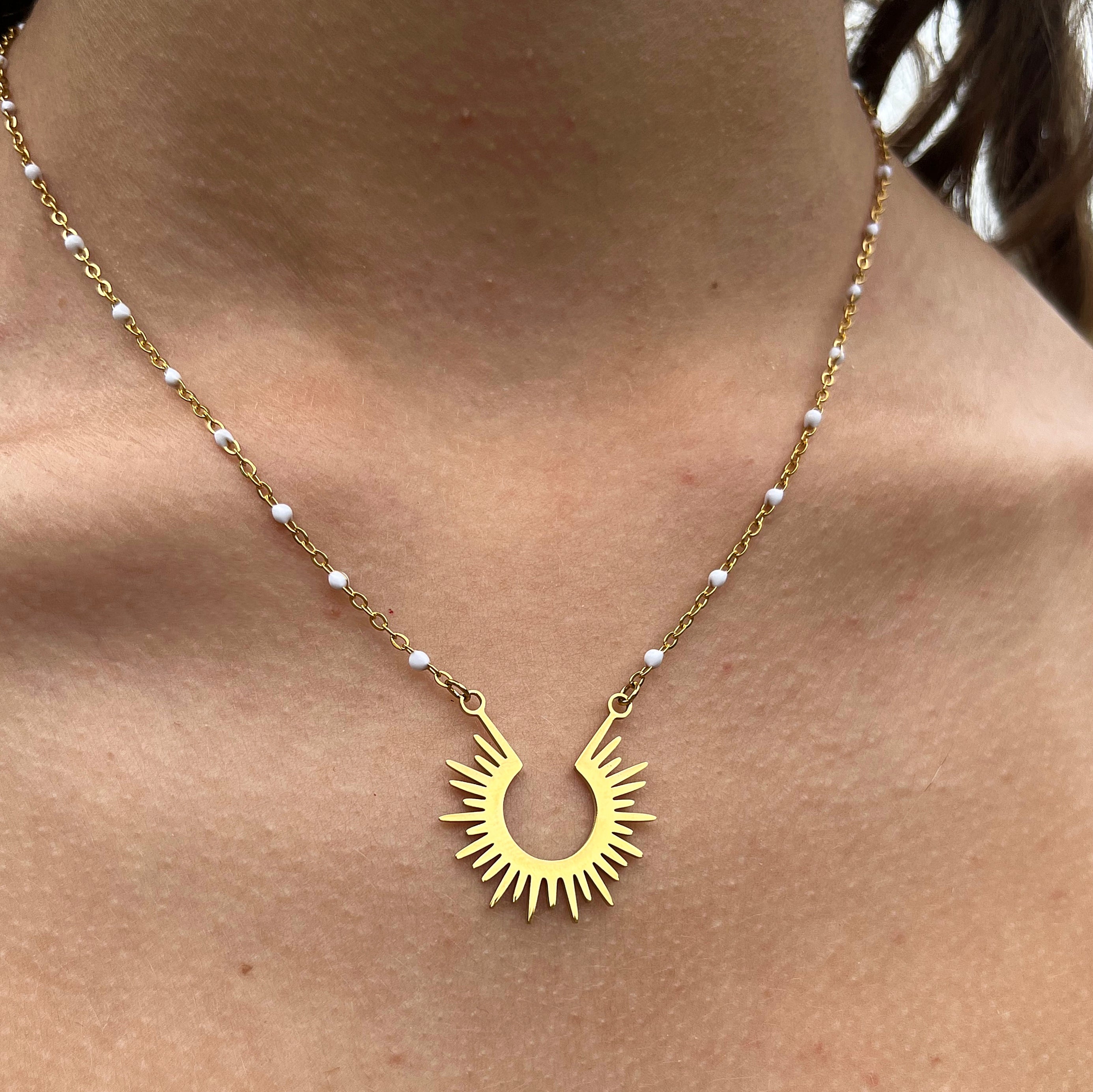 Collier soleil blanc doré