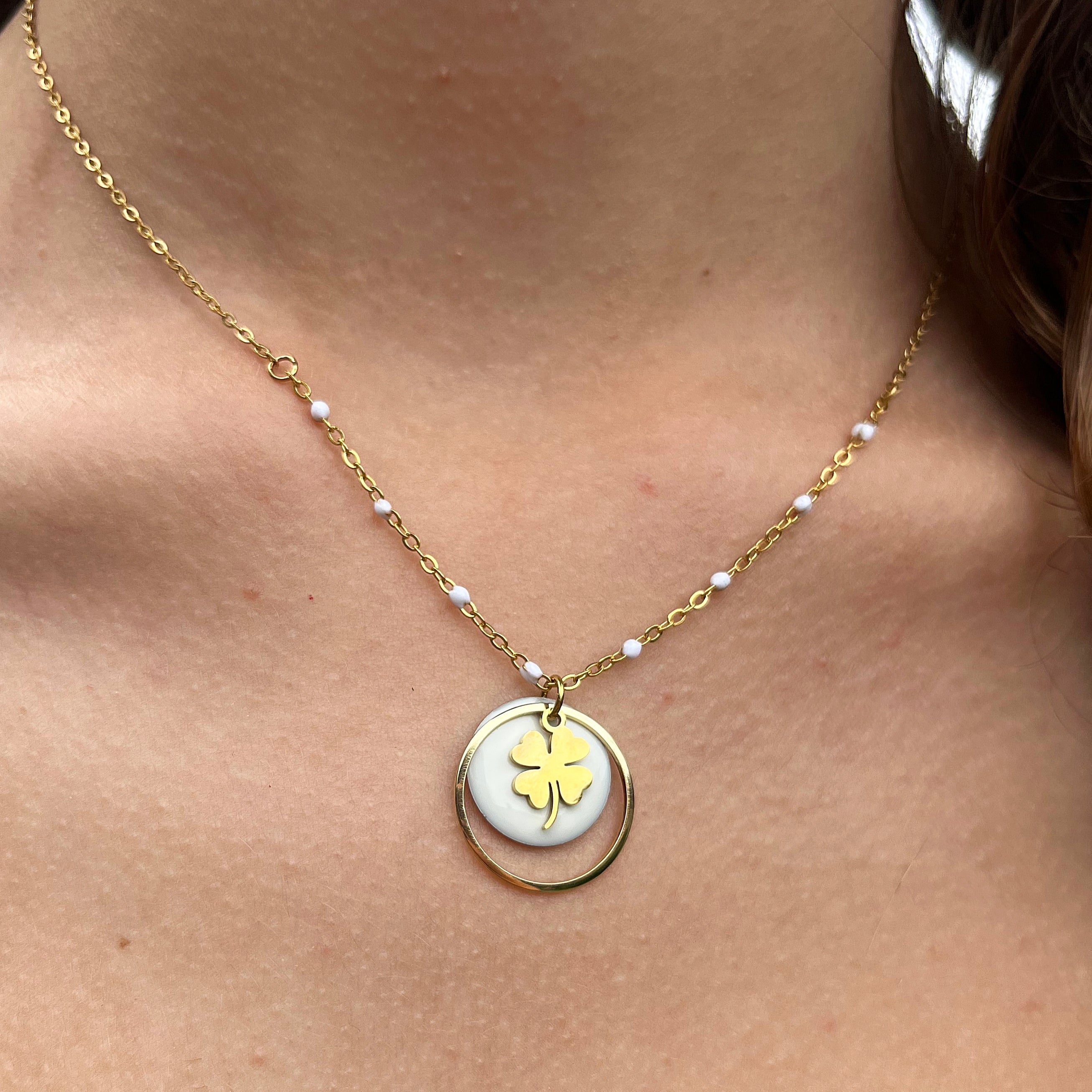 Collier Frida blanc doré